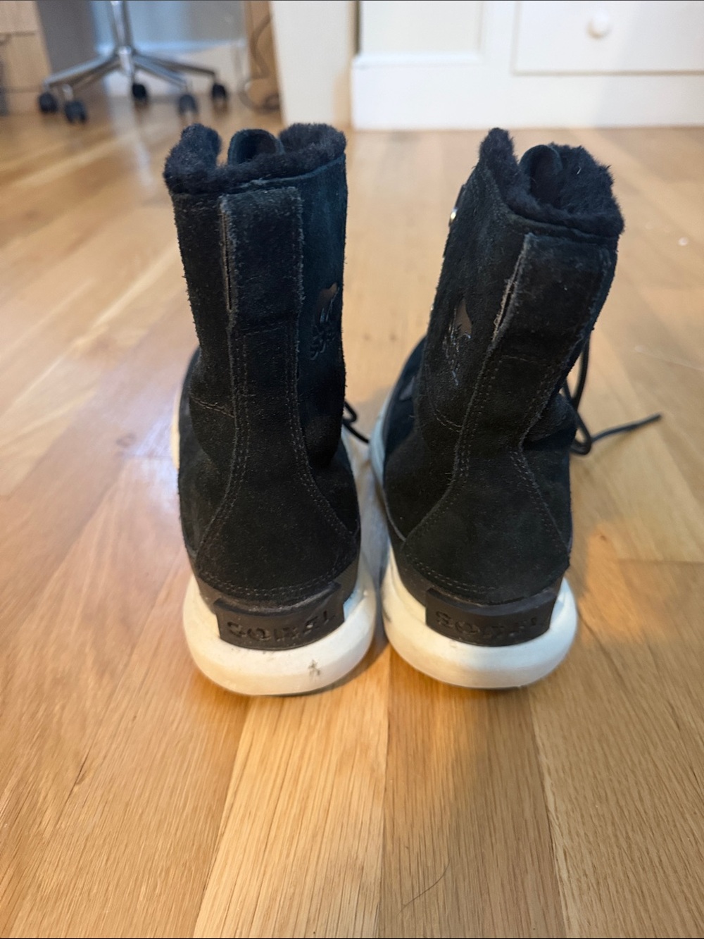 Sorel Black Suede Lace-Up Winter Boots with White Sole - Picture 4 of 4